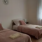 Akacfa Vendeghaz * Makó