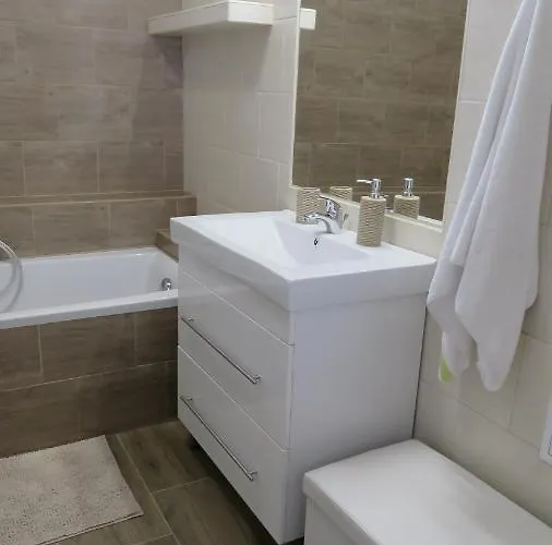Akacfa Vendeghaz Apartament Makó