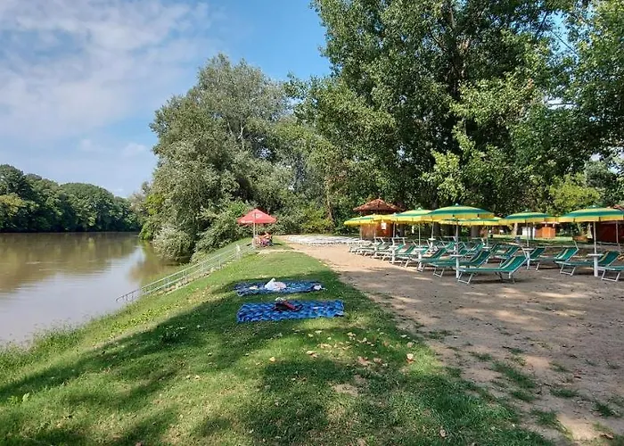 Akacfa Vendeghaz Apartament *