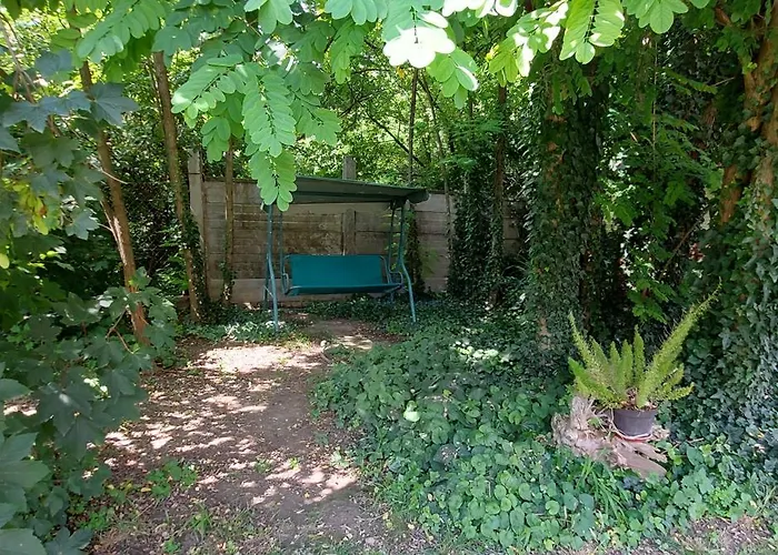 Akacfa Vendeghaz Apartament *